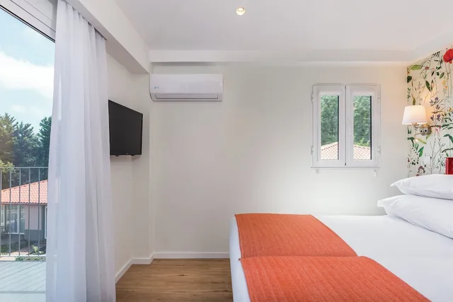 Studio, Double Bed, Lateral Side Sea View, Sofa، Pestana Quinta Do Arco 4/10