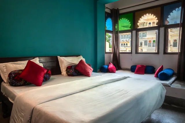 Deluxe, No Air Condition, Hotel Lake Ghat Palace 1/2