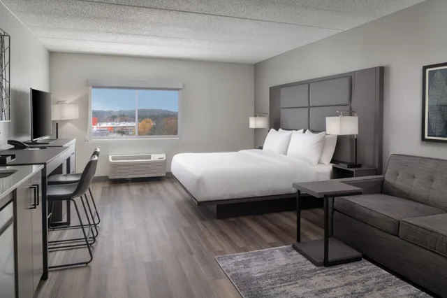 استوديو بسرير كينج مع أريكة، Towneplace Suites by Marriott Framingham 1/4