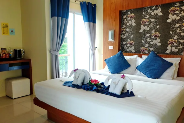 غرفة ديلوكس بسرير مزدوج بشرفة، Calypso Patong Hotel 8/10