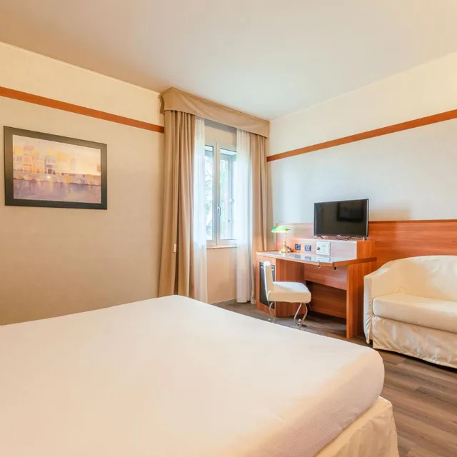 Smart, Shg Hotel Bologna 6/10