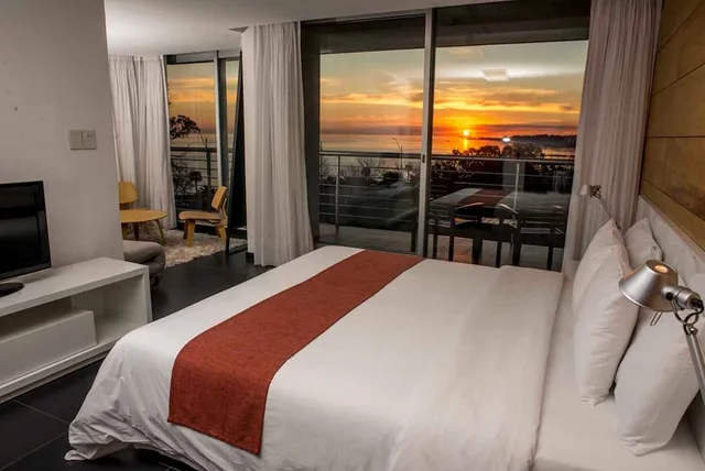 جناح بسرير كينج بإطلالة على النهر، Costa Colonia Riverside Boutique Hotel 2/5