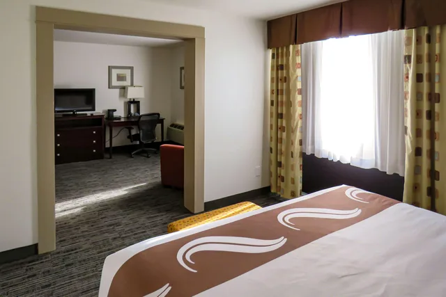 جناح، Quality Inn & Suites Everett, WA 1/10
