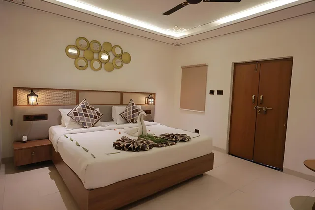 جناح ملكي، Chokhi Dhani Indore An Ethnic Village Resort 1/2