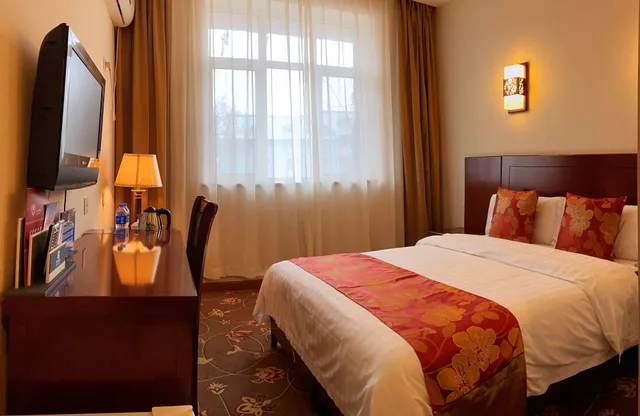 Standard, Double Bed, King Parkview Hotel 1/3