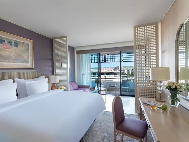 Room, Double Bed, Lateral Side Sea View، Rixos Downtown Antalya 1/1