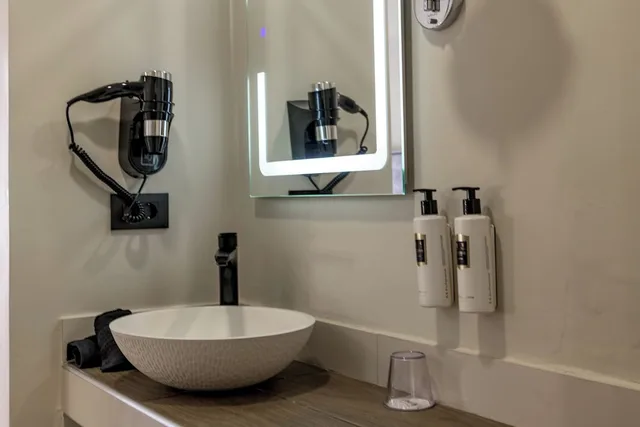 غرفة سوبيريور بسرير كوين بجاكوزي، Nikon Boutique Hotel 5/9