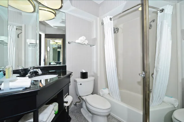 غرفة قياسية بسريرين كوين في الطابق العلوي، Holiday Inn Express Fishkill-Mid Hudson Valley 7/9