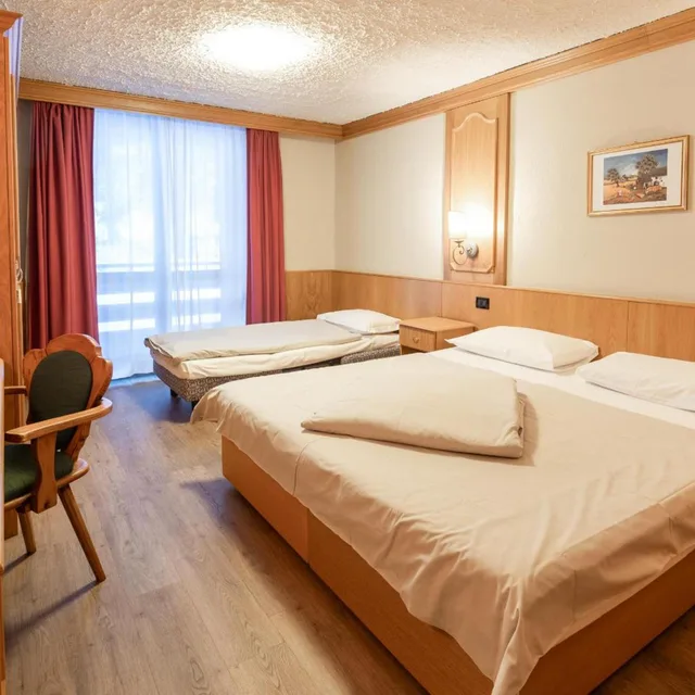 غرفة كلاسيكية ثلاثية، Hotel Intermonti 7/10