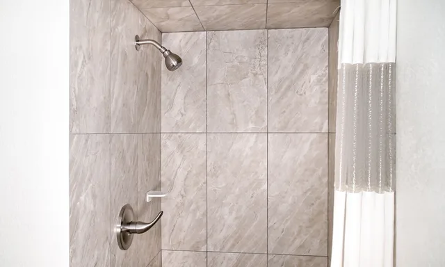 غرفة بسرير كينج بإطلالة على الفناء، San Simeon Lodge 4/4