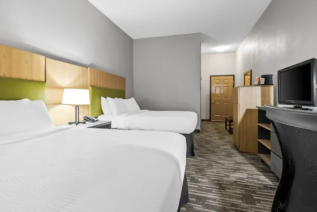 Room, 2 Queen Beds, Country Inn & Suites by Radisson, Aiken South 3/5