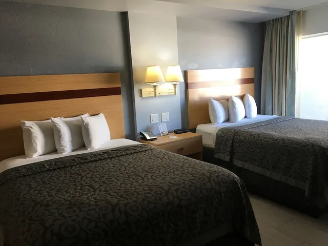 غرفة ديلوكس بسريرين كوين، Arya Blu Inn and Suites (Ex Days Inn Ormond Beach Mainsail Oceanfront) 1/6