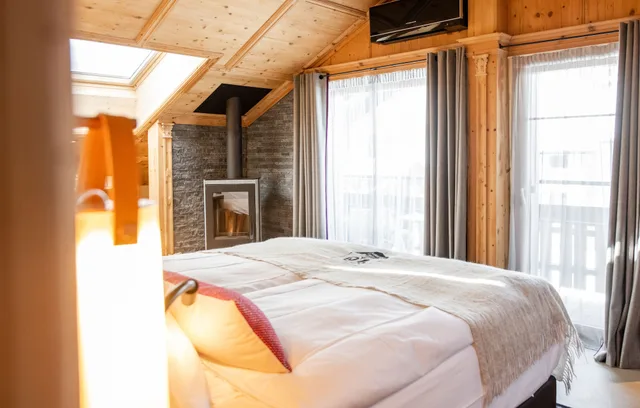 جناح بانورامي بسرير كوين مع أريكة، Tradition Julen Hotel 1/5