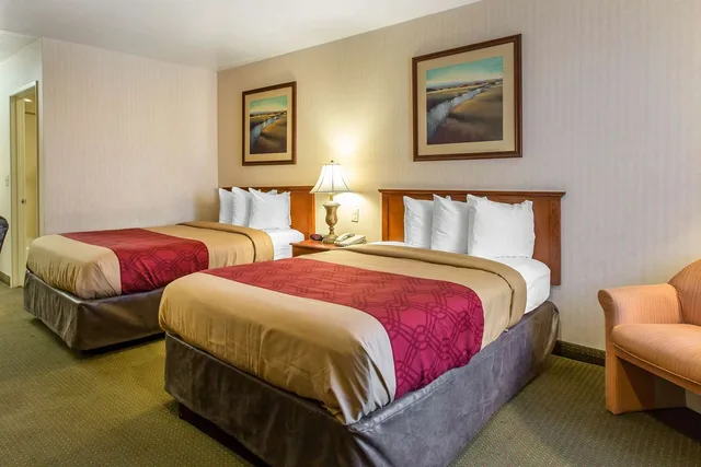 Room, 2 Double Beds, Smoking, Econo Lodge Inn & Suites Riverside Corona 1/2