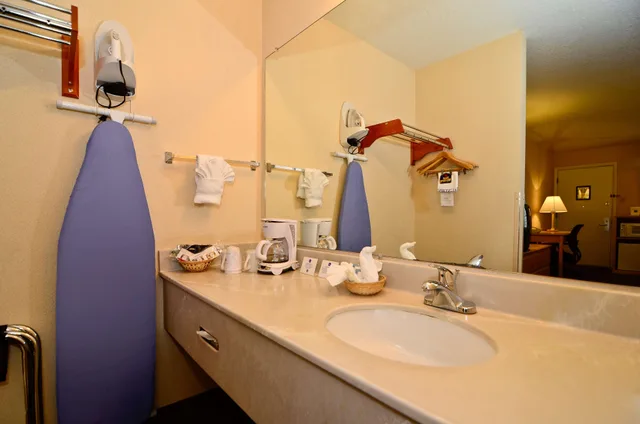 Suite, King Bed, Best Western Horizon Inn 6/7