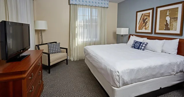 غرفة بسرير كينج، Hotel 24 South 6/6