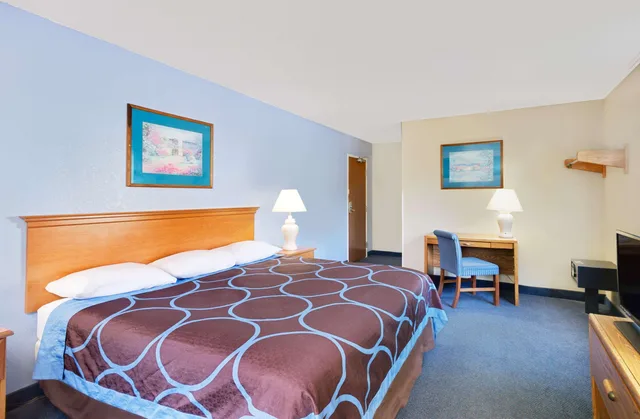 جناح بسرير كينج، Super 8 by Wyndham Newburgh/West Point Near Stewart Airport 1/3