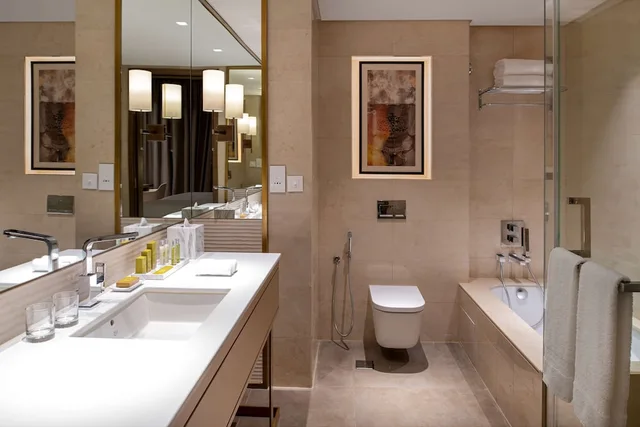 جناح بسرير كينج وسريرين منفصلين، دبل تري من هيلتون الرياض المركز المالي(DoubleTree by Hilton Riyadh Financial District) 3/3