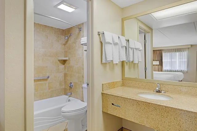 غرفة قياسية بسريرين كوين، Best Western Inn of Palatka 6/8