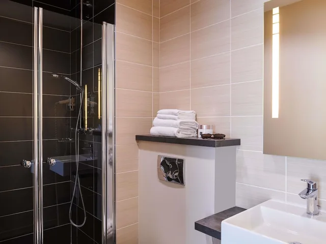 غرفة كومفورت بسرير كوين بشرفة، Kyriad Prestige Vannes Centre Palais Des Arts 3/3