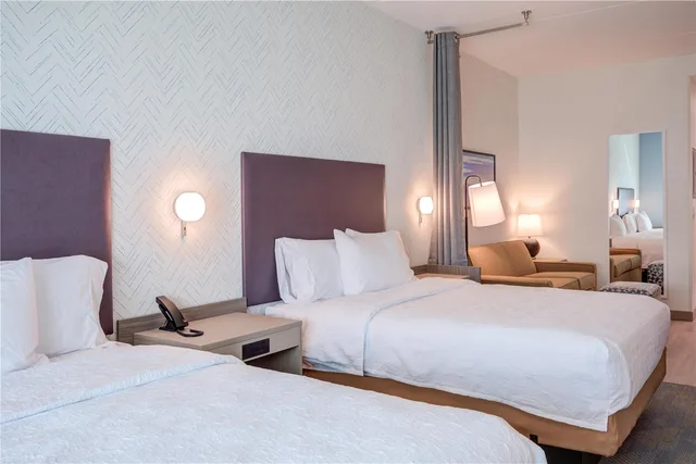 جناح استوديو بسريرين كوين بحوض استحمام لذوي الإعاقة، Home2 Suites by Hilton Smithfield Selma 2/9
