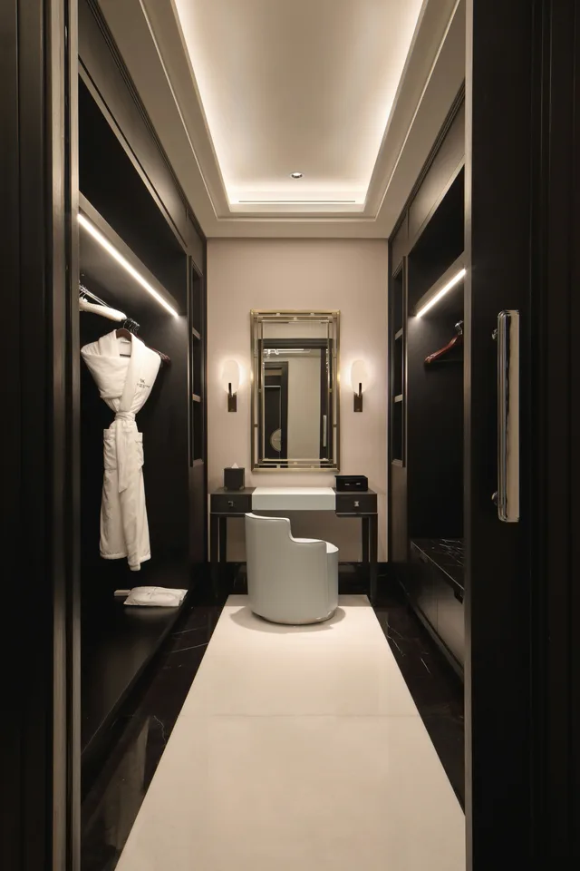 جناح كلوب ديلوكس بسرير كينج بغرفة نوم واحدة، Waldorf Astoria Doha West Bay 4/6