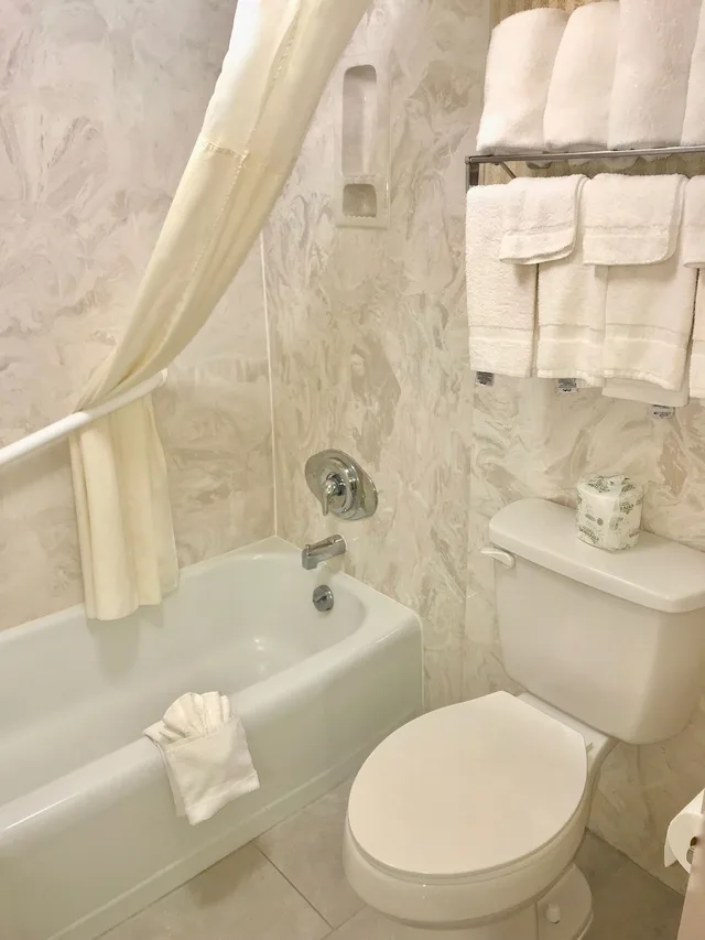 غرفة بسريرين كوين لغير المدخنين يُسمح فيها بالحيوانات الأليفة، Quality Inn Tucumcari, NM 6/6