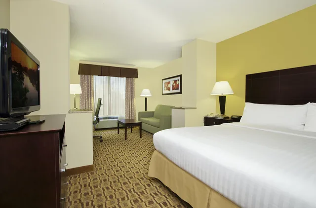 غرفة قياسية بسرير كينج، Holiday Inn Express Boonville 1/2