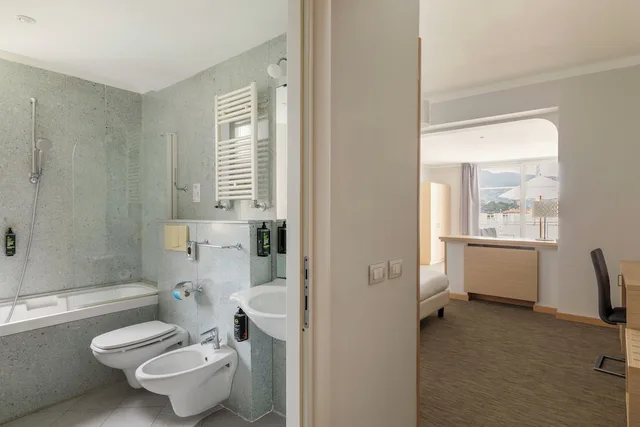 جناح جونيور بسرير كوين مع أريكة، B&B Hotel Park Hotel Suisse Santa Margherita Ligure 4/6