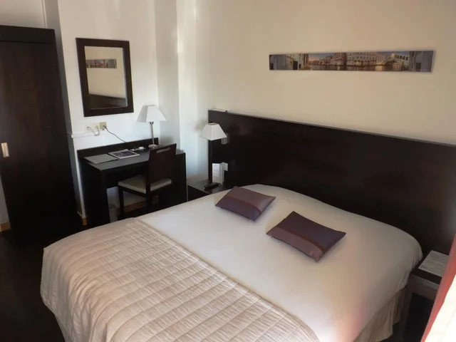 Standard, Double Bed, Exclusive Hotel Comte De Nice 4/10