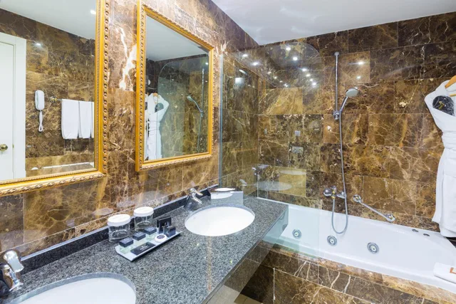 جناح بشرفة مع أريكة، Diana Parc Hotel 3/4