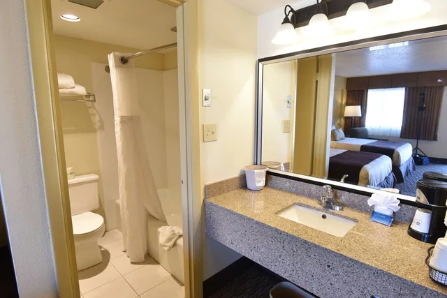 غرفة بسريرين كوين، Best Western Winchester Hotel 7/8