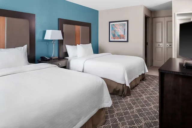 جناح بسرير كينج وسريرين كوين بغرفتي نوم، Homewood Suites By Hilton Wauwatosa Milwaukee 11/13