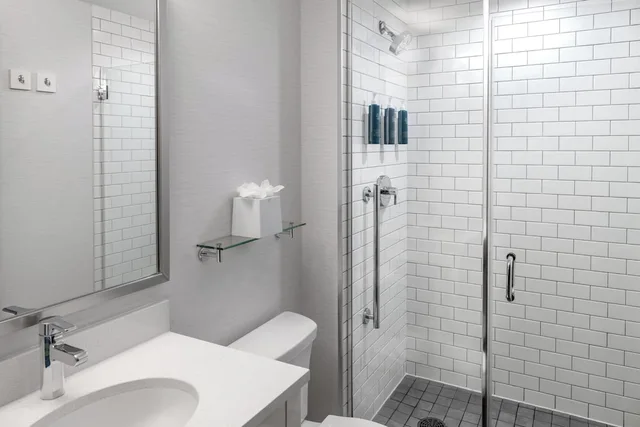 غرفة بسريرين مزدوجين، Four Points By Sheraton New York Downtown 8/15