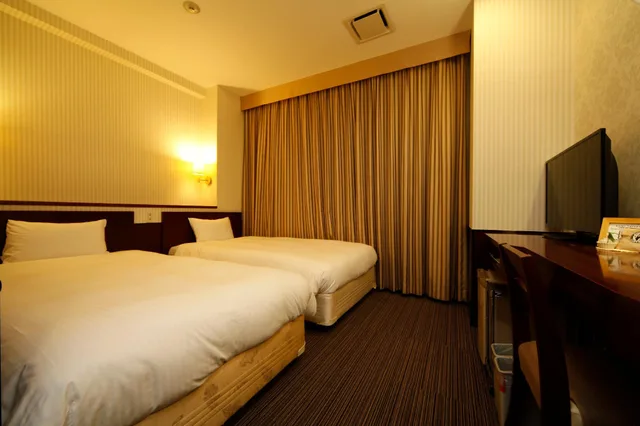 غرفة بسريرين منفصلين للمدخنين، Hillarys Hotel 3/3