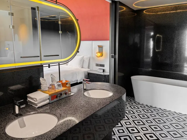 1 Bedroom, Suite, King Bed, Hotel Indigo Zhuhai Xiangzhou by IHG 10/10
