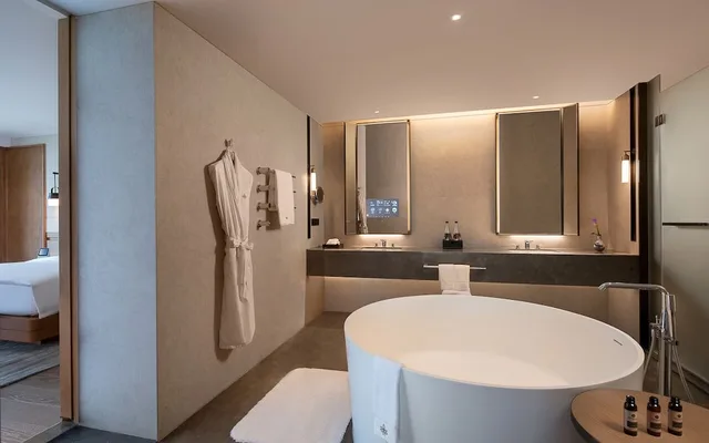 Park, Suite, King Bed، Grand WUJI Hotel, in The Unbound Collection by Hyatt 3/4