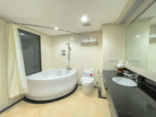 جناح شهر العسل بسرير كينج، Pinnacle Grand Jomtien Resort 3/3