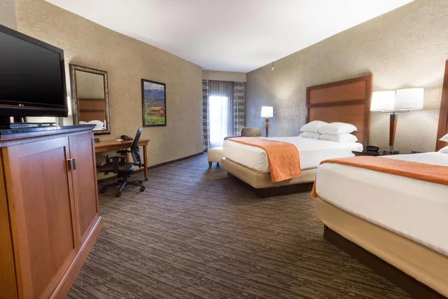 غرفة سوبيريور بسريرين كوين بشرفة، Drury Inn & Suites Flagstaff 1/3