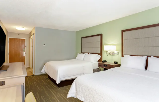 غرفة بسريرين كوين لذوي الإعاقة، Hampton Inn Melbourne 1/3