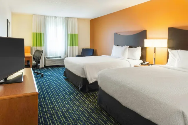 غرفة، Fairfield Inn Suites Fargo 1/2