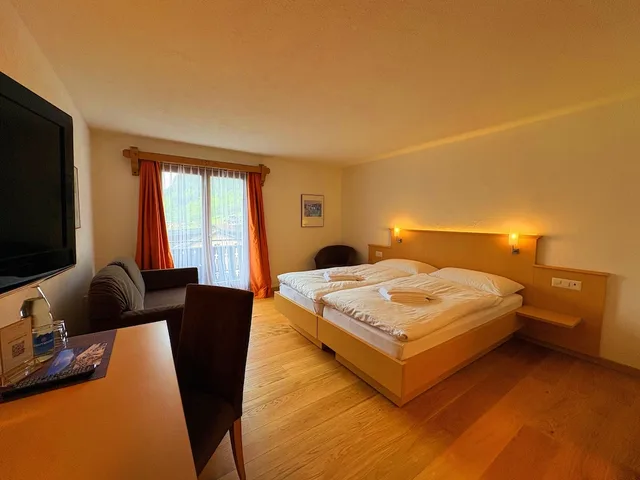 Comfort, Double Bed, Madrisa Lodge 4/7