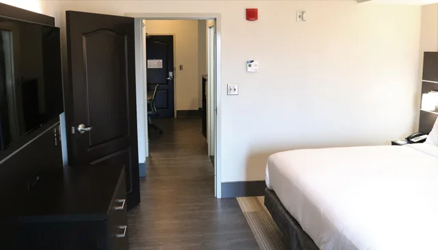 غرفة قياسية بسرير كينج لذوي الإعاقة، Holiday Inn Express Hotel And Suites Columbia Fort Jackson 4/4