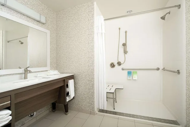 استوديو بسرير كوين مع أريكة لذوي الإعاقة، Home2 Suites by Hilton Longmont 2/5