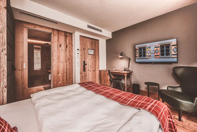 Comfort, Queen Bed, Golf Resort Achental 3/9