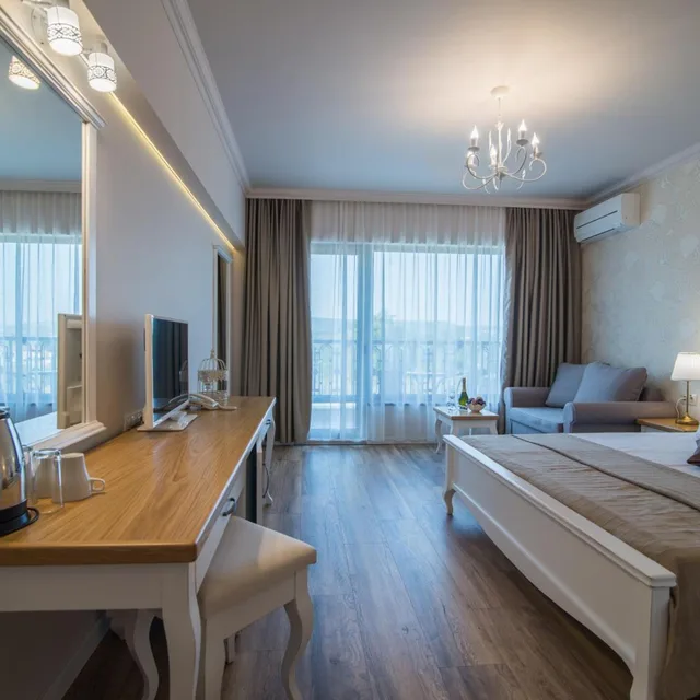 Room, Double Bed, Central Sea View, Sunny Castle 8/10