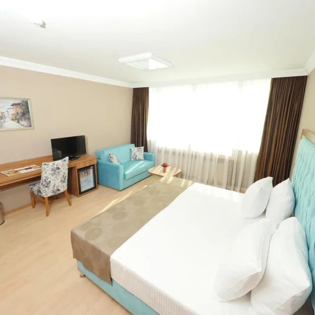 Deluxe, Double Bed, Golden Lounge Hotel 10/10