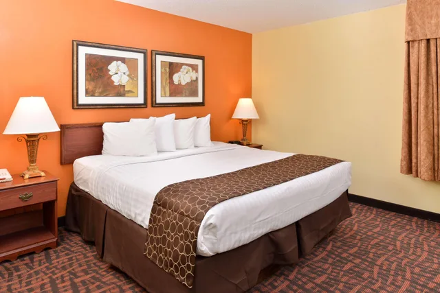 غرفة، Best Western Louisville East Inn & Suites 3/10