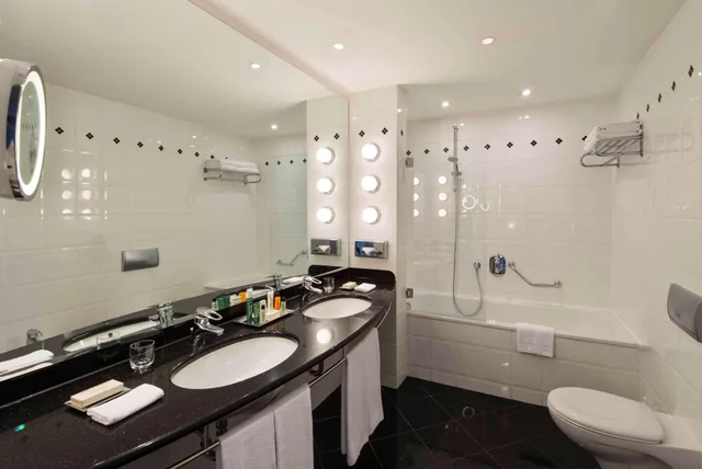 Duplex, Suite, King Bed, Dome View, Lounge Access، Hilton Berlin 4/5