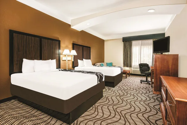 غرفة بسريرين كوين، La Quinta Inn & Suites by Wyndham San Antonio N Stone Oak 2/5